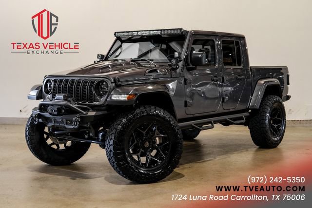 Used 2025 Jeep Gladiator Sport image 1