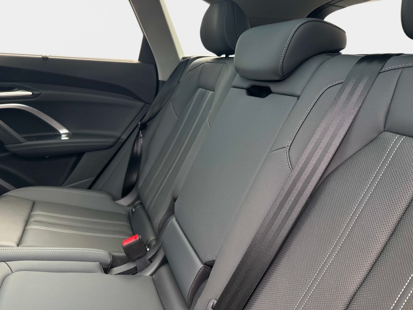 Certified 2025 Audi Q5 Premium AWD/4WD image 12