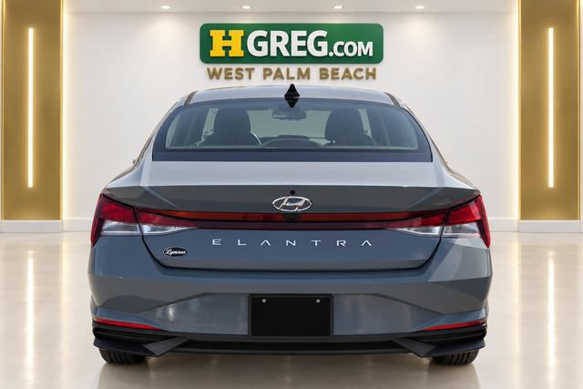 Used 2022 Hyundai Elantra SEL w/ Preferred Accessory Package FWD image 8