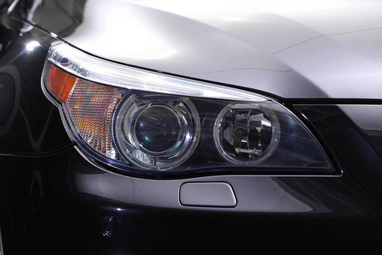Used 2006 BMW M5 image 12