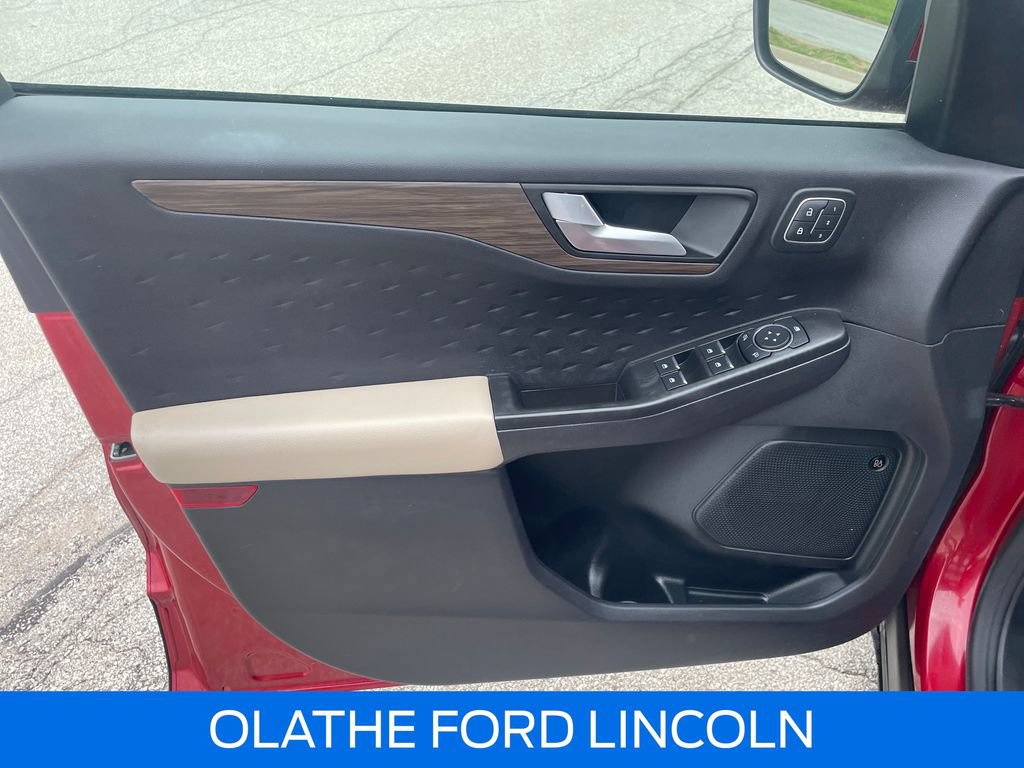 Certified 2020 Ford Escape Titanium FWD image 21