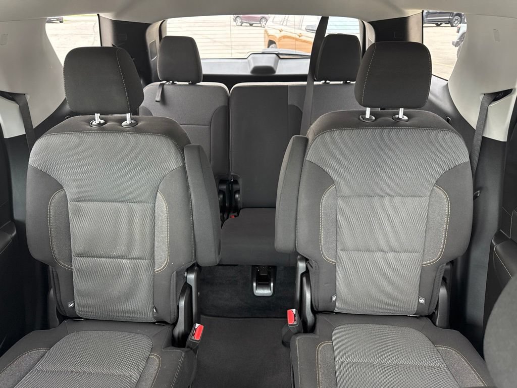 Used 2021 Chevrolet Traverse LT FWD image 49
