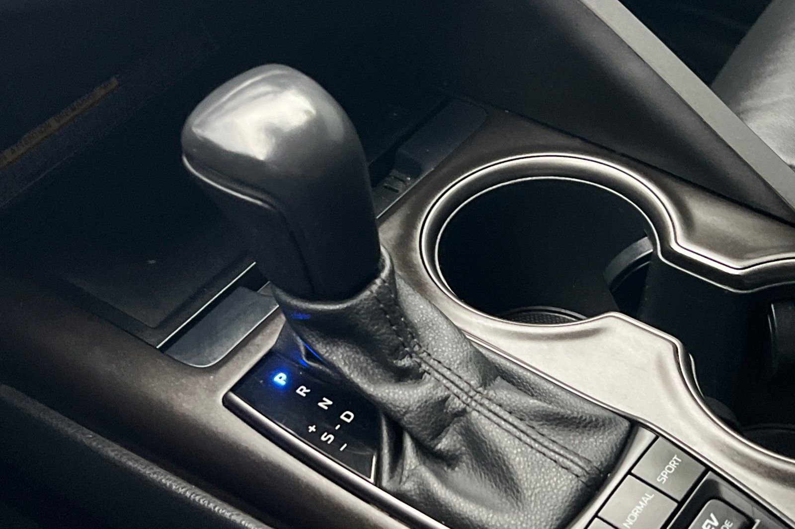 Used 2021 Toyota Camry XSE w/ Navigation Upgrade Package image 18