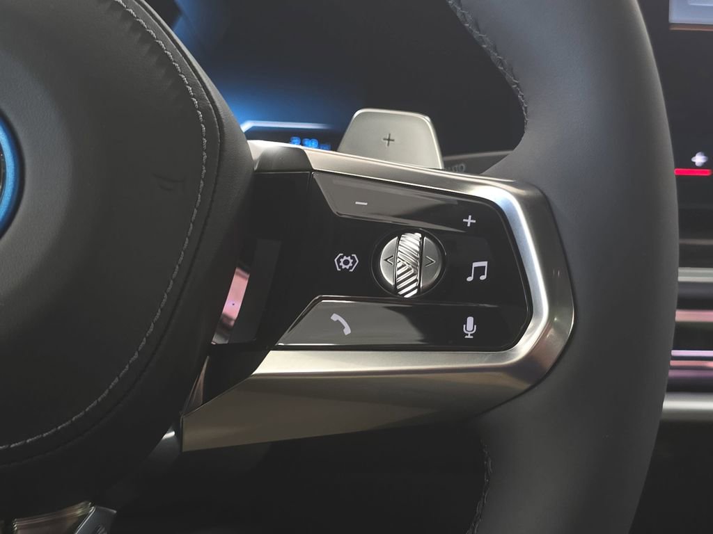 New 2026 BMW 750e xDrive w/ Premium Package image 13