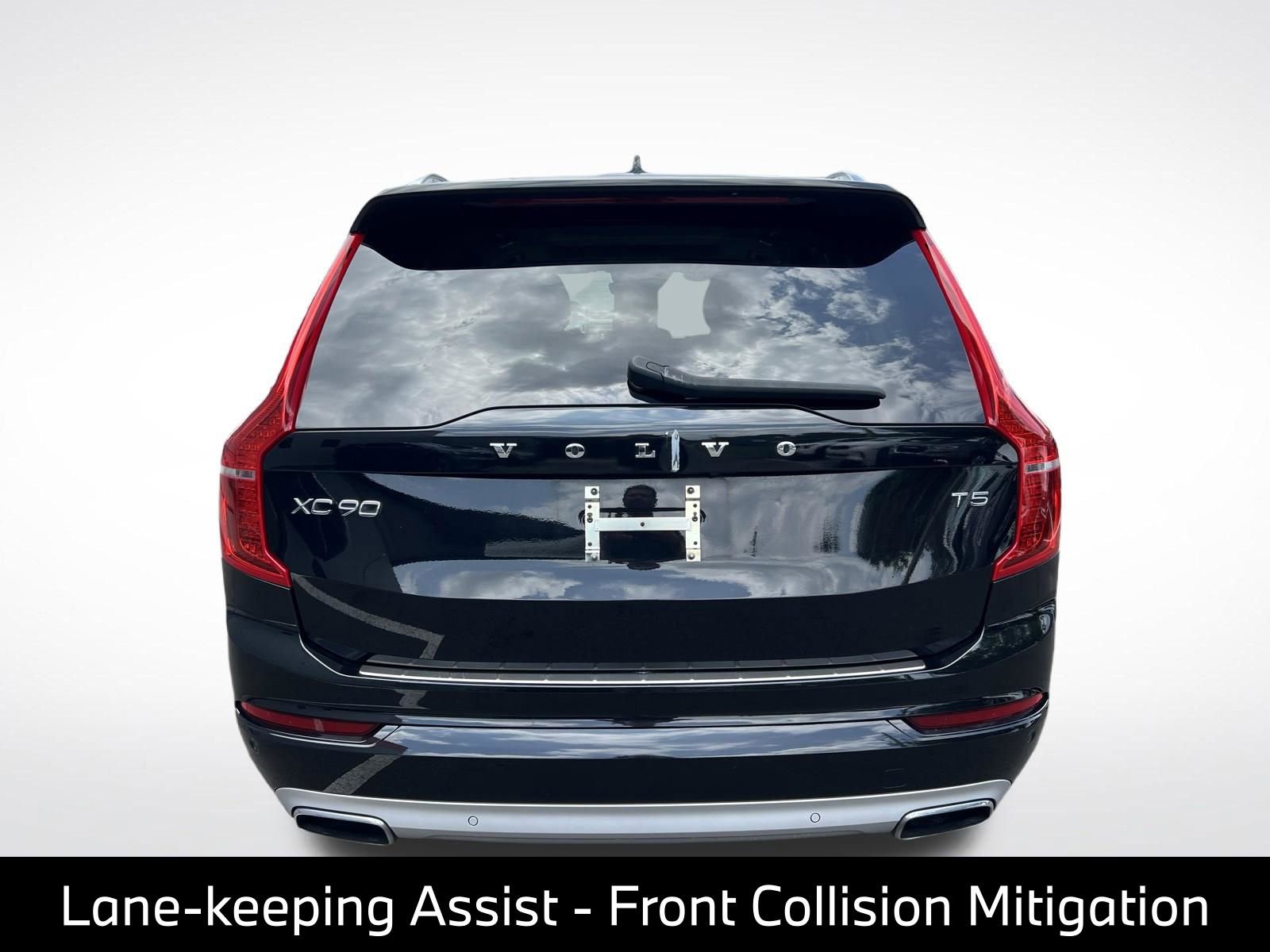 Used 2020 Volvo XC90 T5 Momentum w/ Protection Package Premier FWD image 9