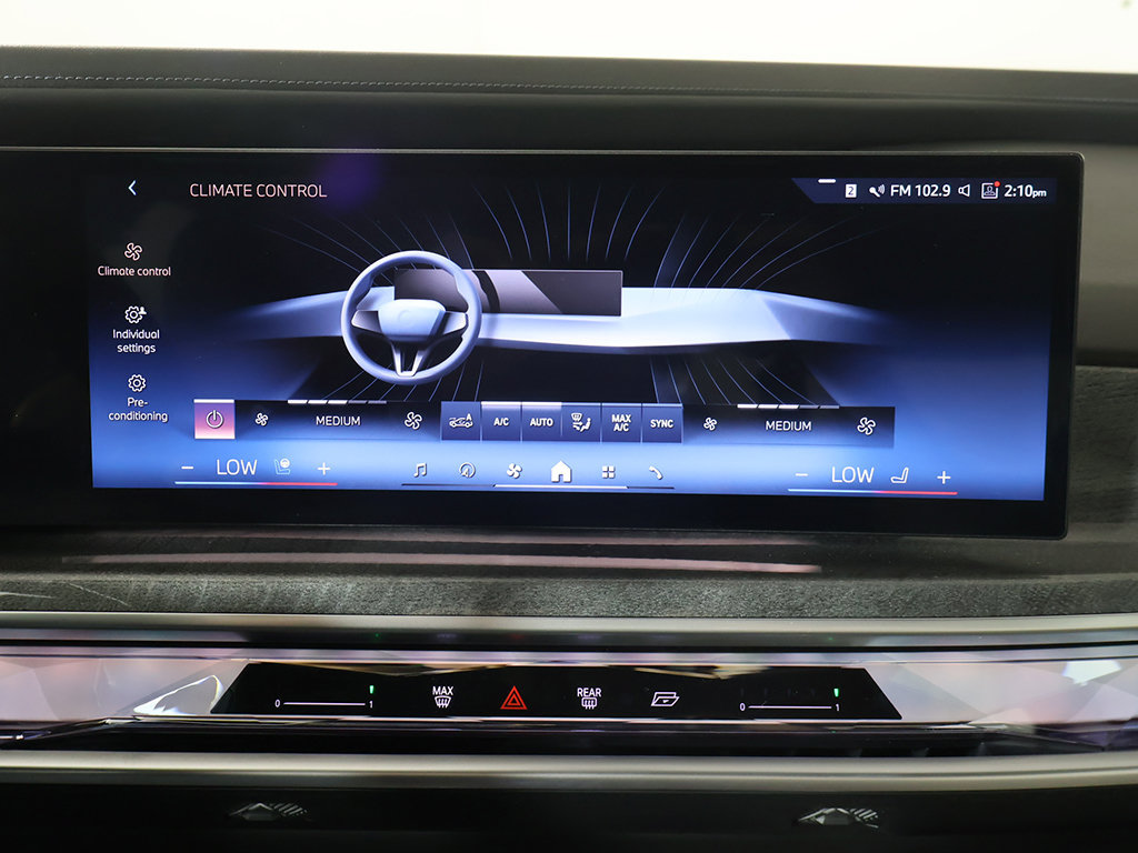 Used 2023 BMW 760i xDrive w/ Luxury Rear Seating Package AWD/4WD image 55