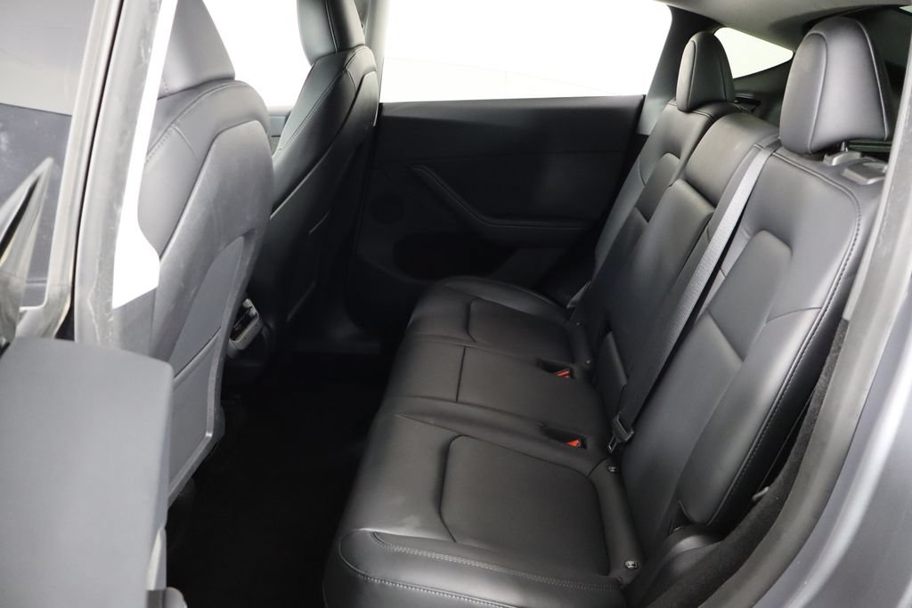 Used 2024 Tesla Model Y Long Range AWD/4WD image 14