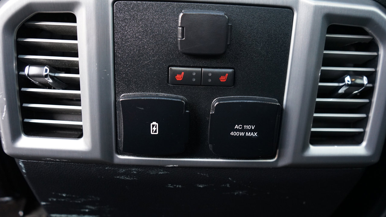 Used 2019 Ford F150 Platinum w/ Equipment Group 701A Luxury image 26