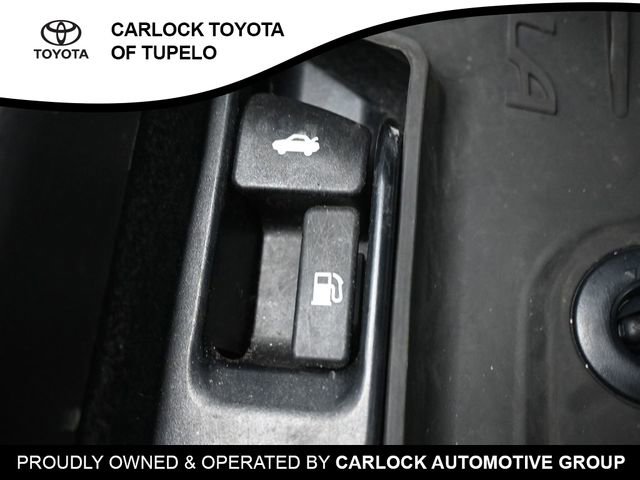 Used 2025 Toyota Corolla LE image 21