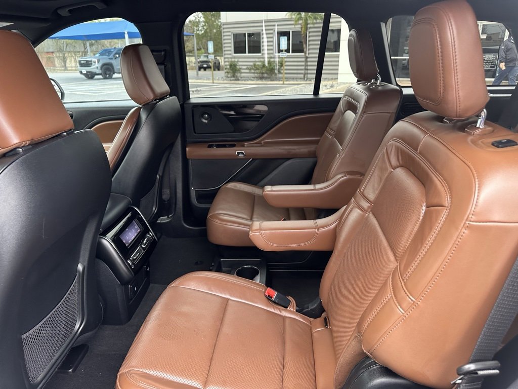 Used 2022 Lincoln Aviator Reserve w/ Elements Package Plus image 16