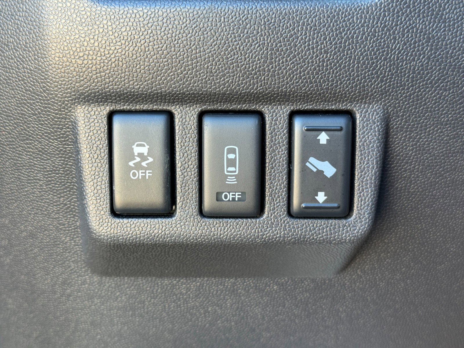 Used 2015 Nissan Titan PRO-4X AWD/4WD image 16