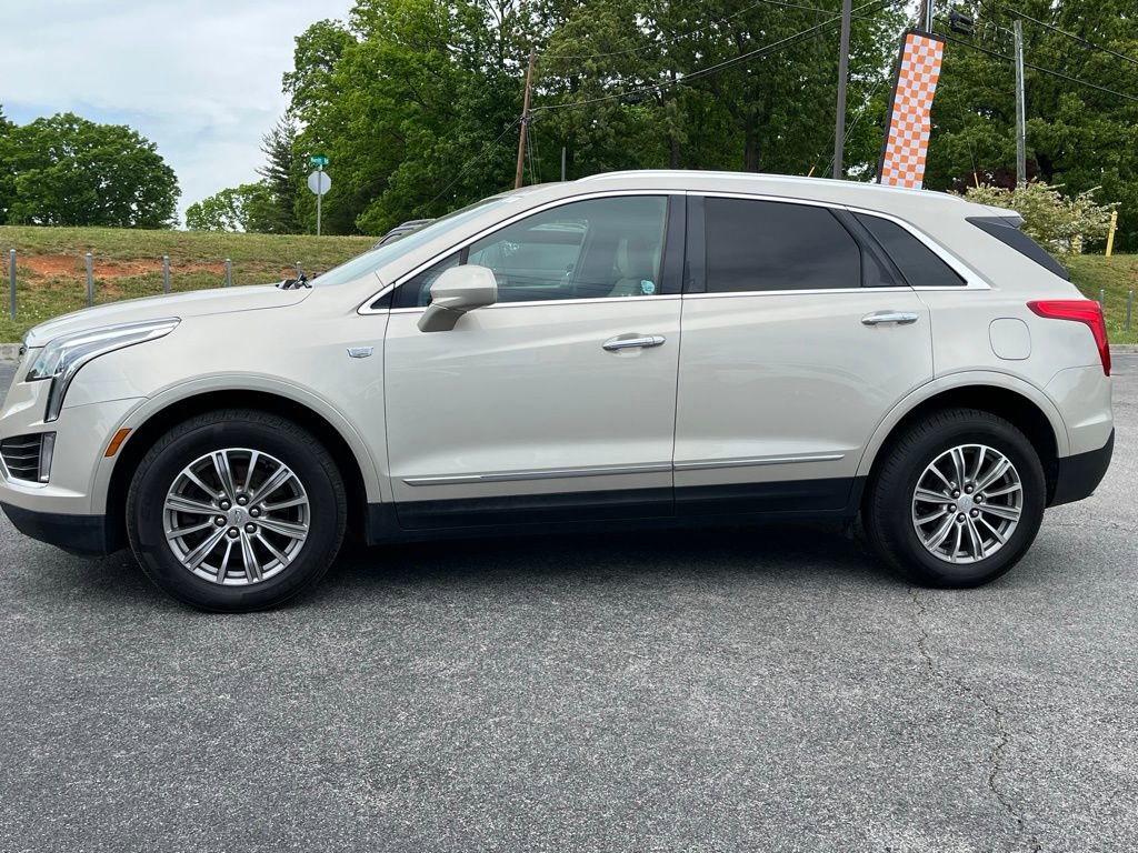 Used 2017 Cadillac XT5 Luxury w/ Driver Awareness Package AWD/4WD image 5