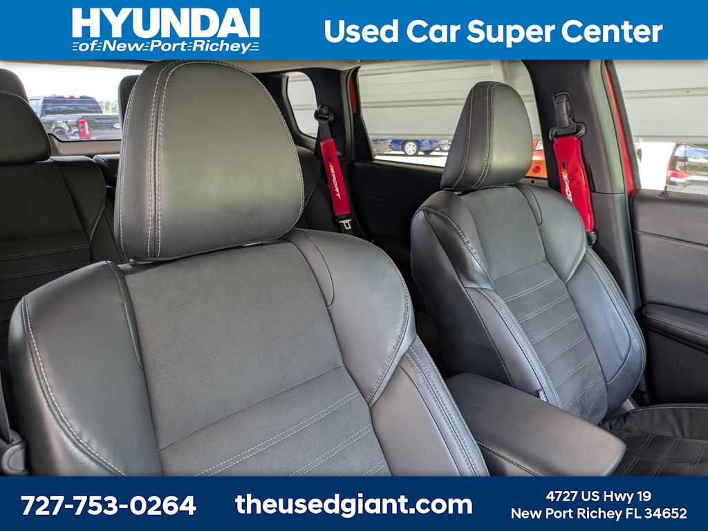 Used 2023 Mitsubishi Outlander SE AWD/4WD image 6