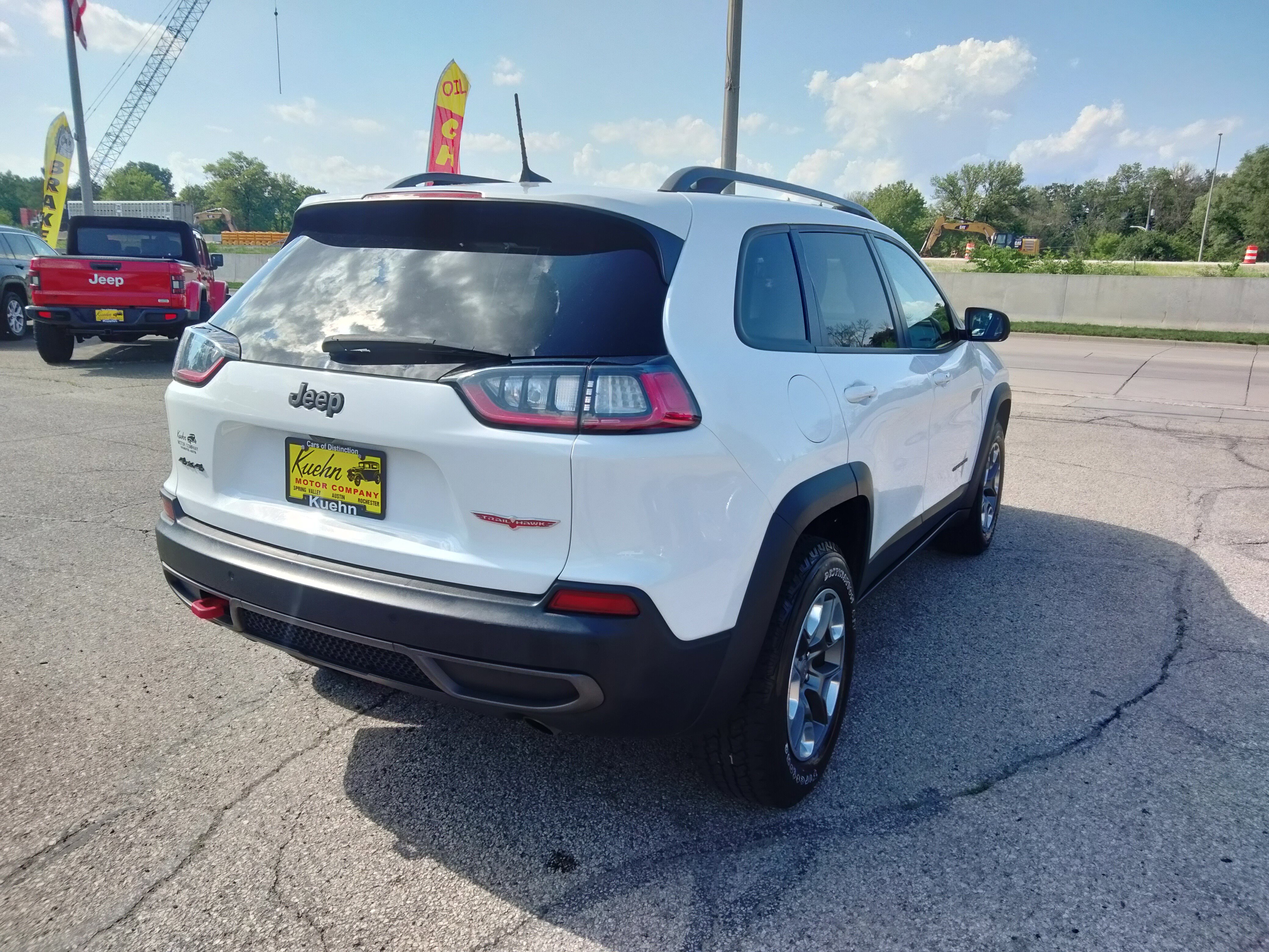 Used 2019 Jeep Cherokee Trailhawk w/ Cold Weather Group image 8