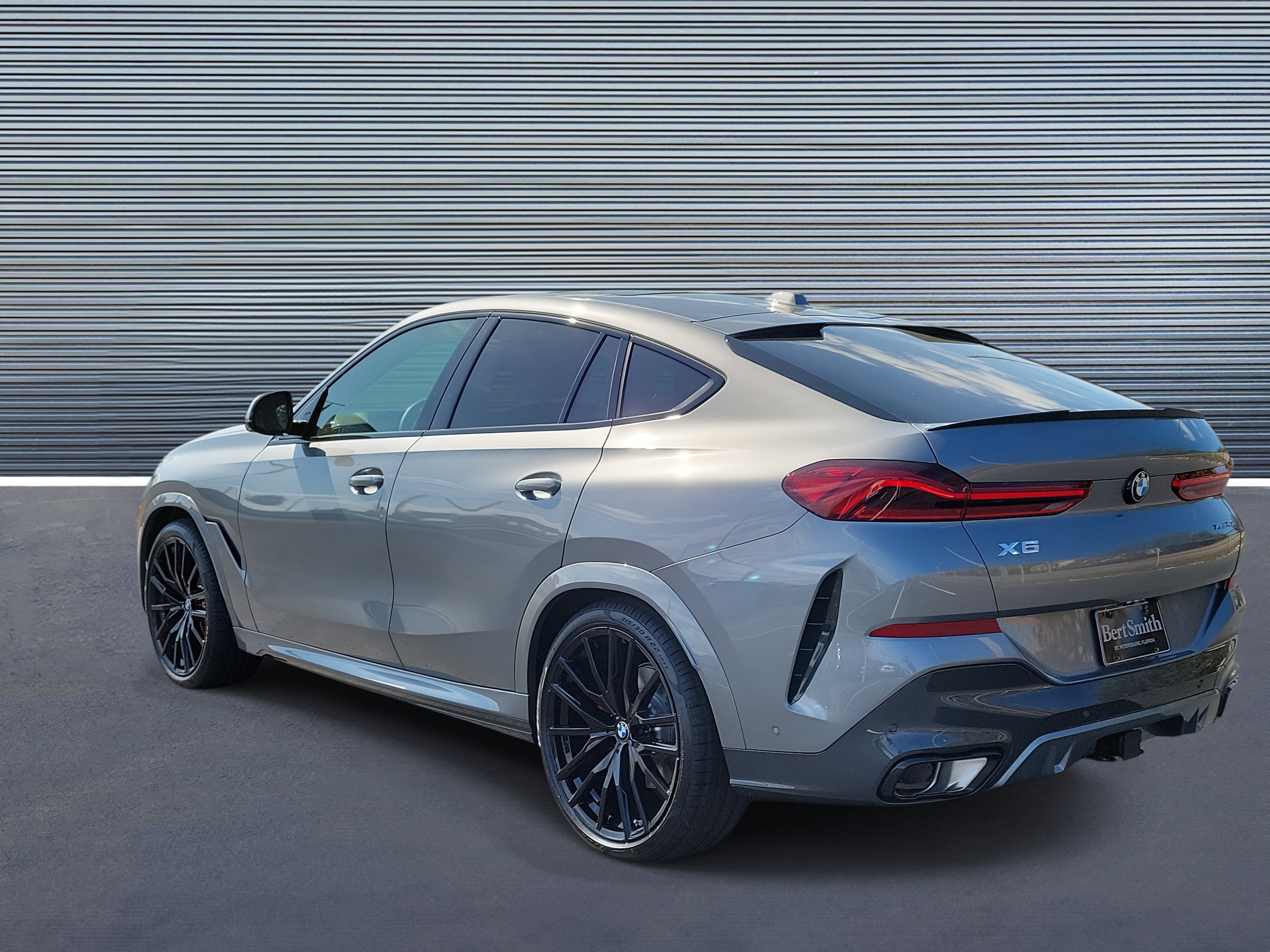 New 2026 BMW X6 xDrive40i image 4