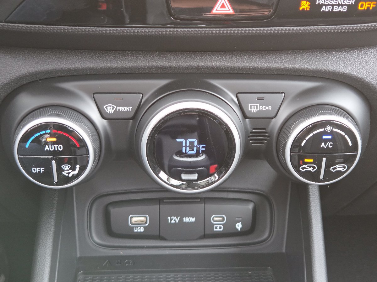 New 2026 Hyundai Venue SEL FWD image 36