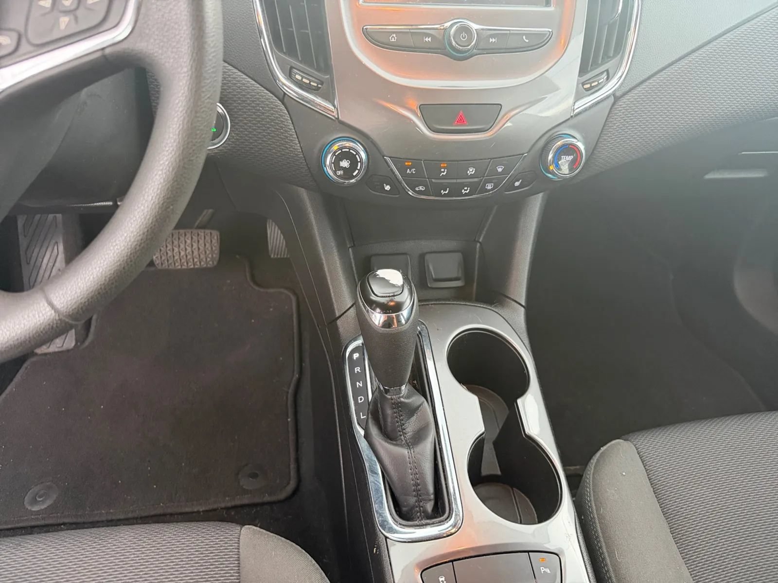 Used 2017 Chevrolet Cruze LT w/ Convenience Package FWD image 12