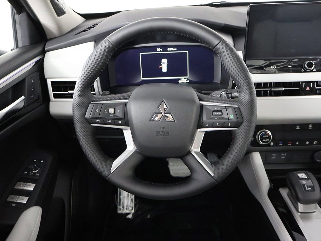New 2025 Mitsubishi Outlander AWD image 45