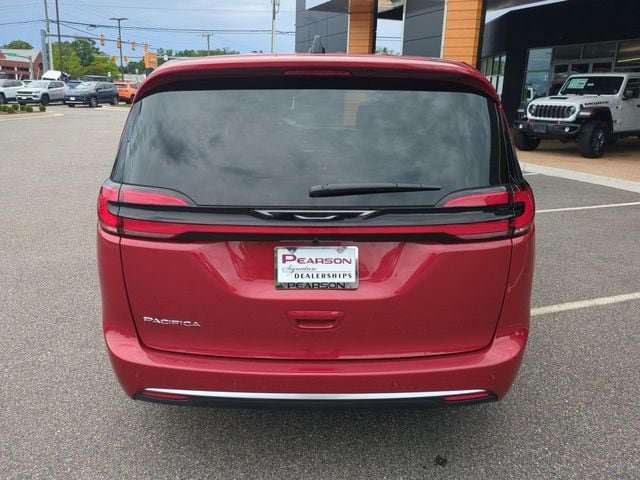 New 2027 Chrysler Pacifica Select FWD image 5