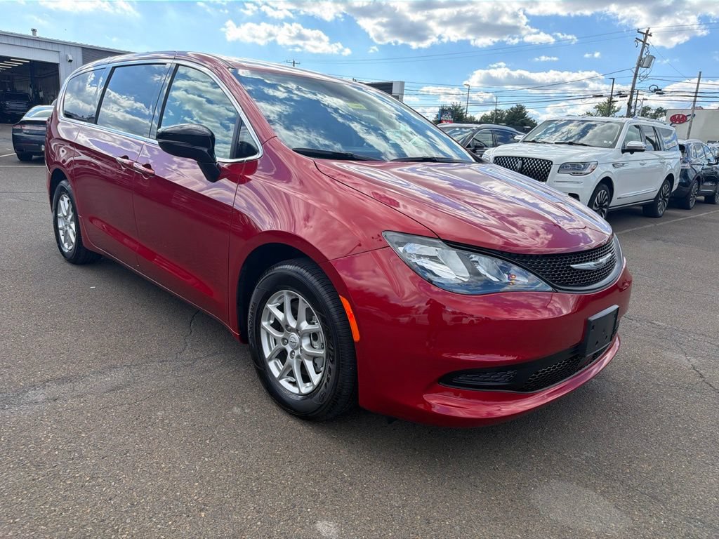 Used 2026 Chrysler Voyager LX FWD image 8