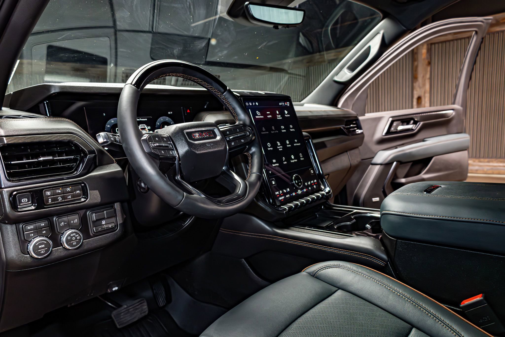 Used 2026 GMC Yukon XL AT4 w/ AT4 Premium Plus Package image 16