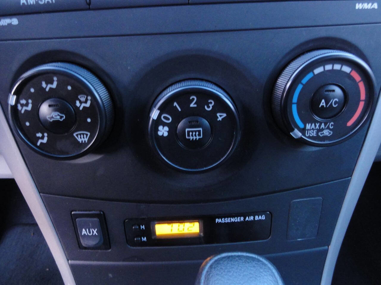 Used 2010 Toyota Corolla LE image 24