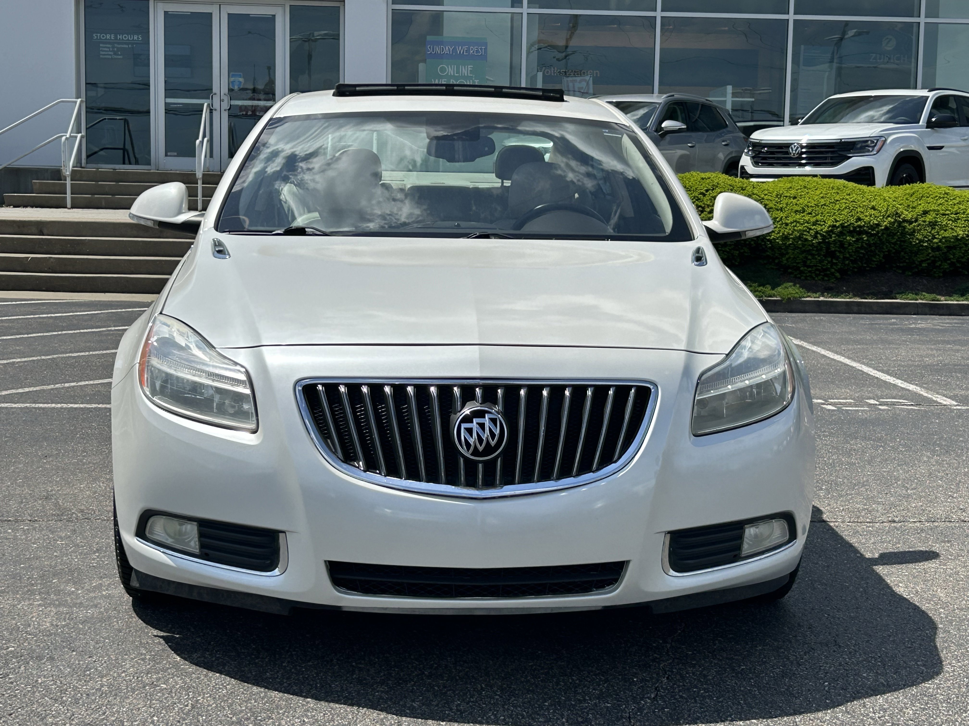 Used 2013 Buick Regal Premium FWD image 2