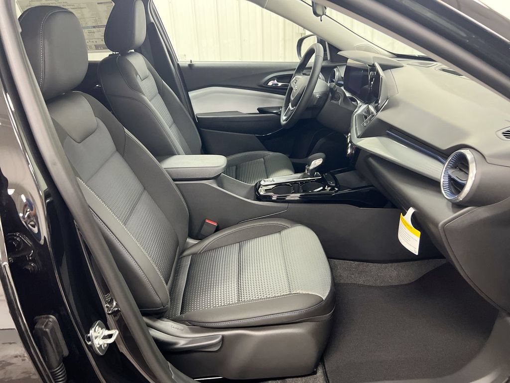 New 2026 Chevrolet Trax LT w/ Driver Confidence Package FWD image 21