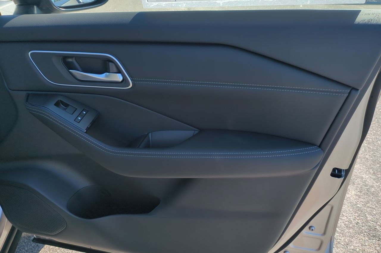 New 2026 Nissan Rogue Platinum AWD/4WD image 38