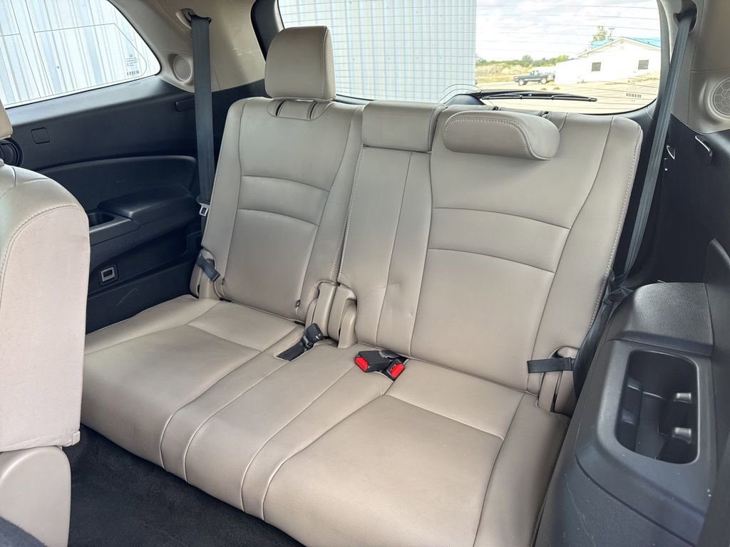 Used 2017 Honda Pilot Touring image 36