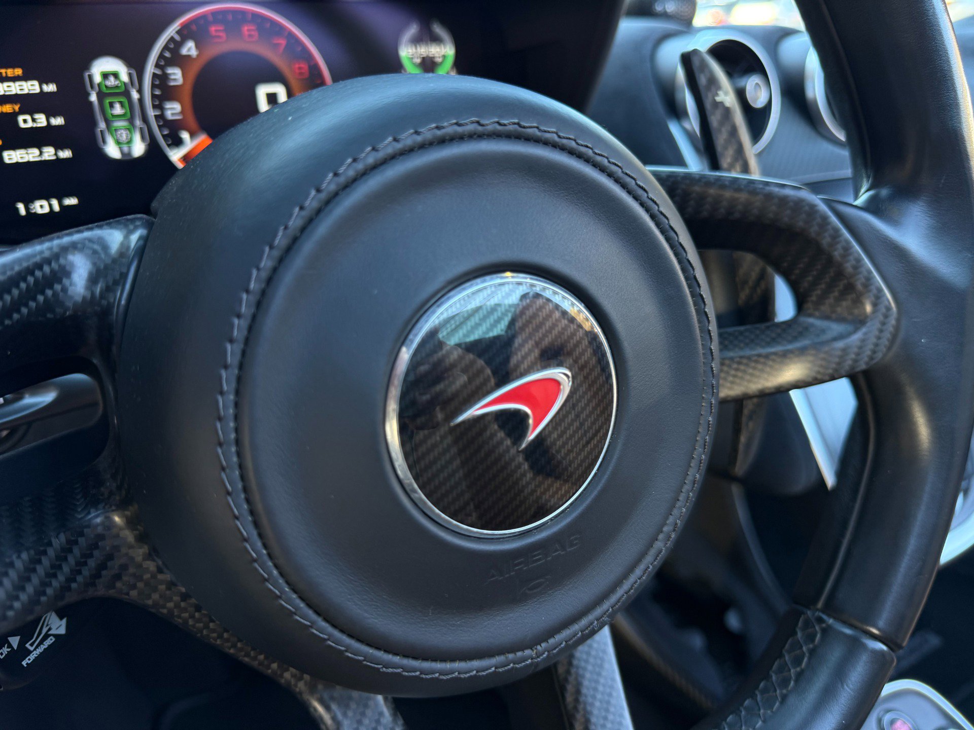 Used 2018 McLaren 570S Spider image 27