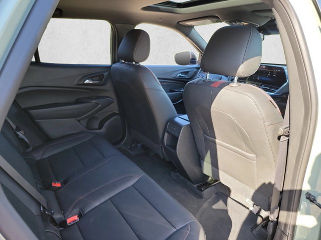 Used 2024 Chevrolet Trax RS w/ Sunroof Package FWD image 24