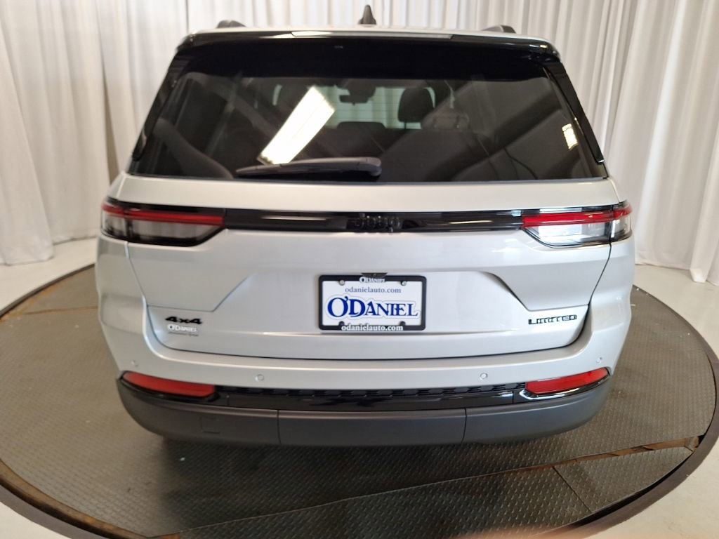 New 2025 Jeep Grand Cherokee Limited w/ Black Appearance Package image 26