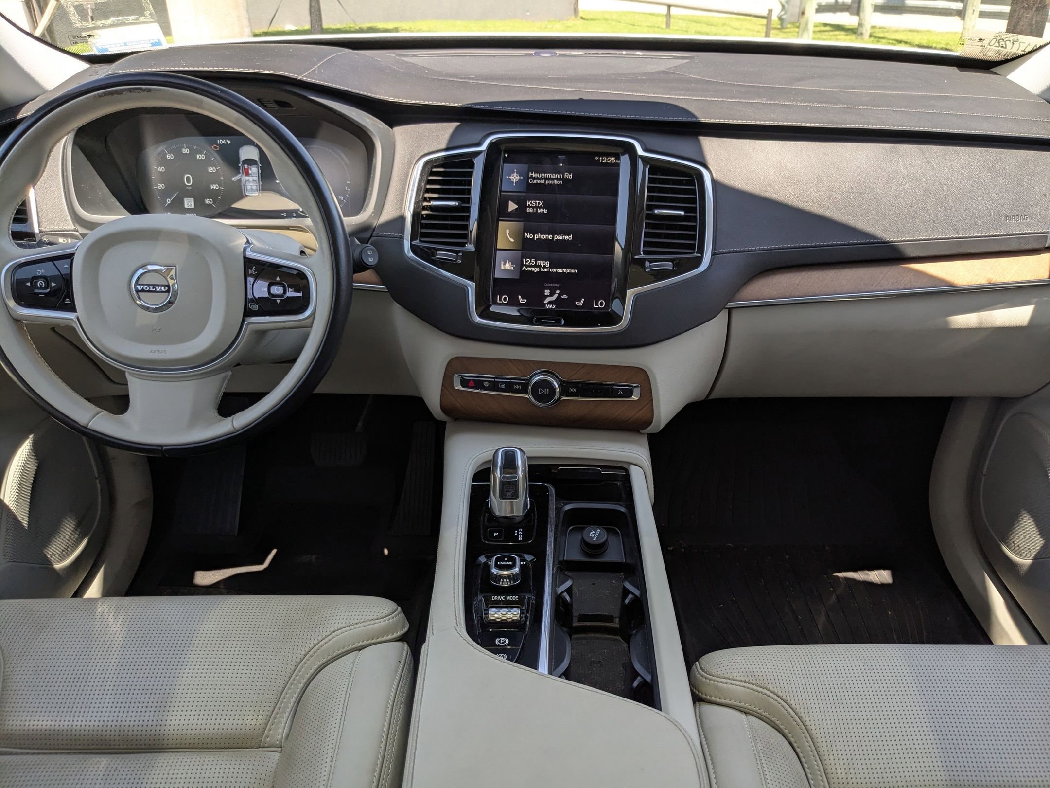 Used 2017 Volvo XC90 T8 Inscription w/ Vision Package AWD/4WD image 12