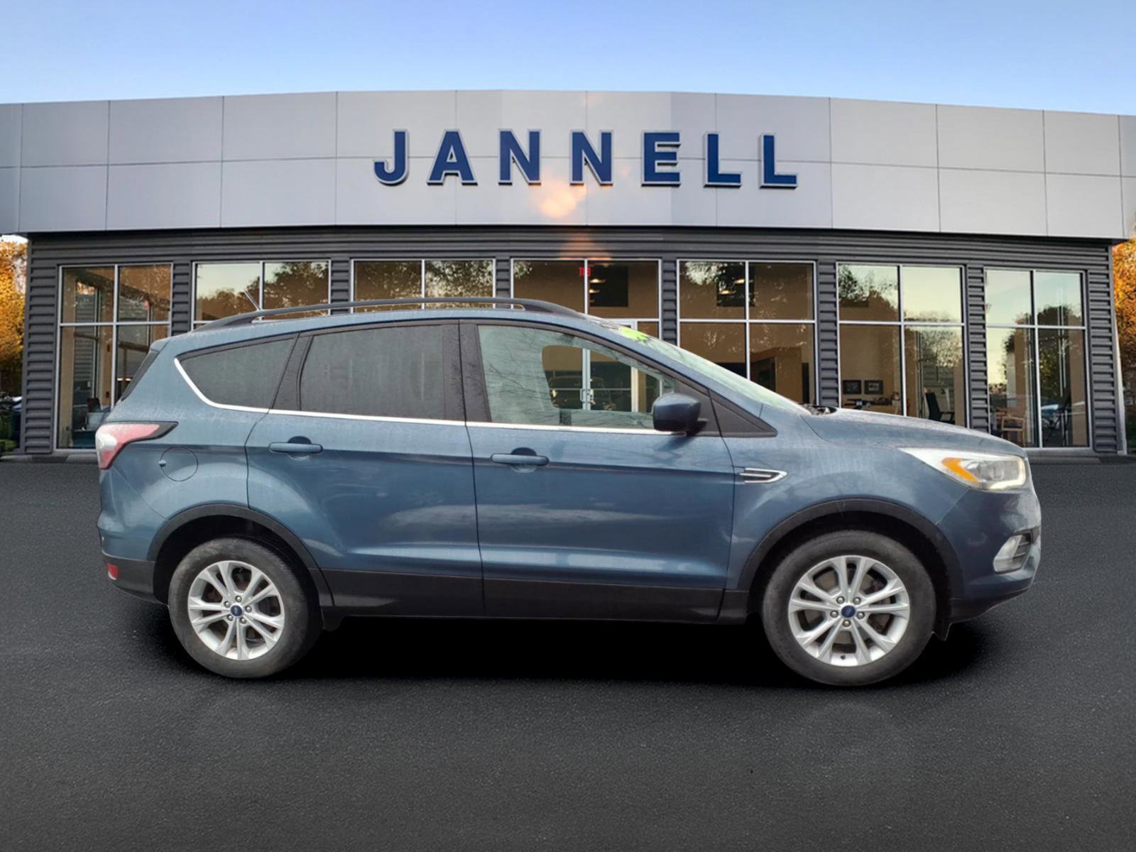 Used 2018 Ford Escape SEL image 4
