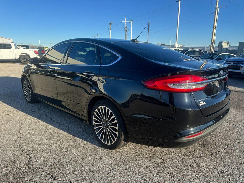 Used 2018 Ford Fusion SE w/ Fusion SE Technology Package image 3