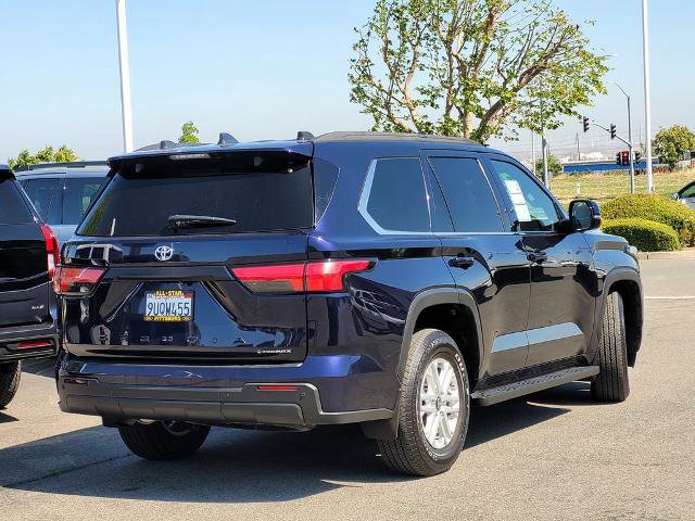 Used 2025 Toyota Sequoia SR5 w/ SR5 Premium Package AWD/4WD image 4