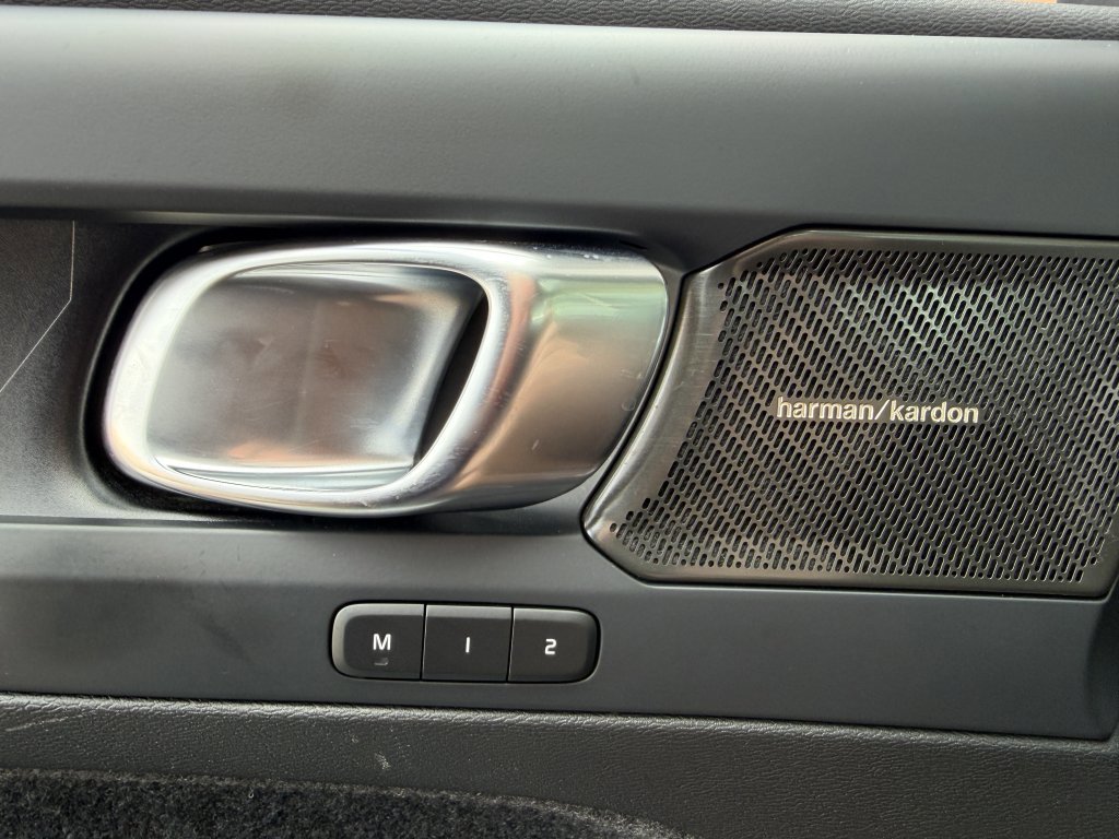 Used 2024 Volvo C40 P8 Recharge Ultimate w/ Protection Package Premier image 31