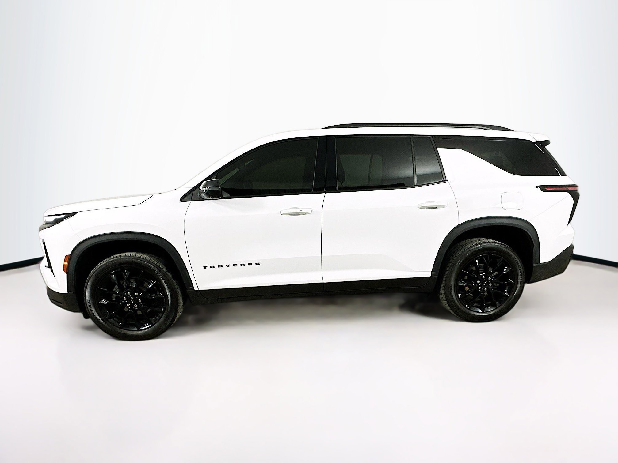 Used 2024 Chevrolet Traverse LT w/ Midnight/Sport Edition image 9