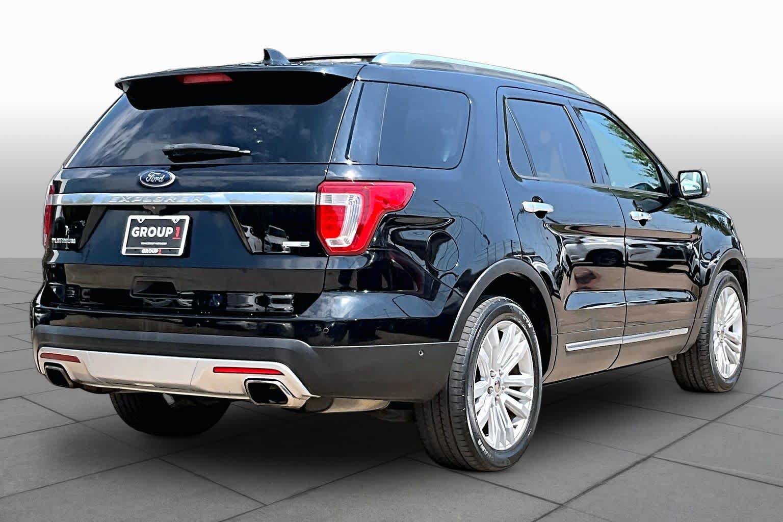 Used 2017 Ford Explorer Platinum AWD/4WD image 13