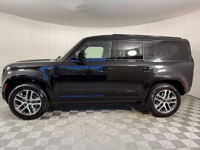 New 2026 Land Rover Defender 110 X-Dynamic SE AWD/4WD image 3