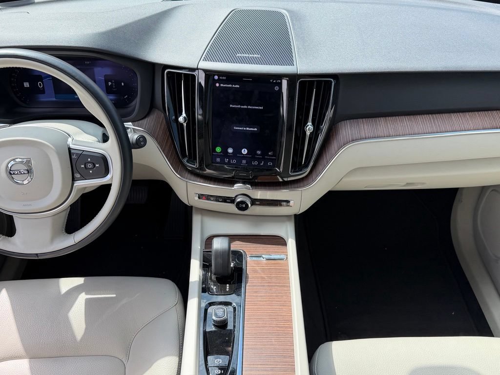 Used 2022 Volvo XC60 B5 Momentum w/ Climate Package AWD/4WD image 11