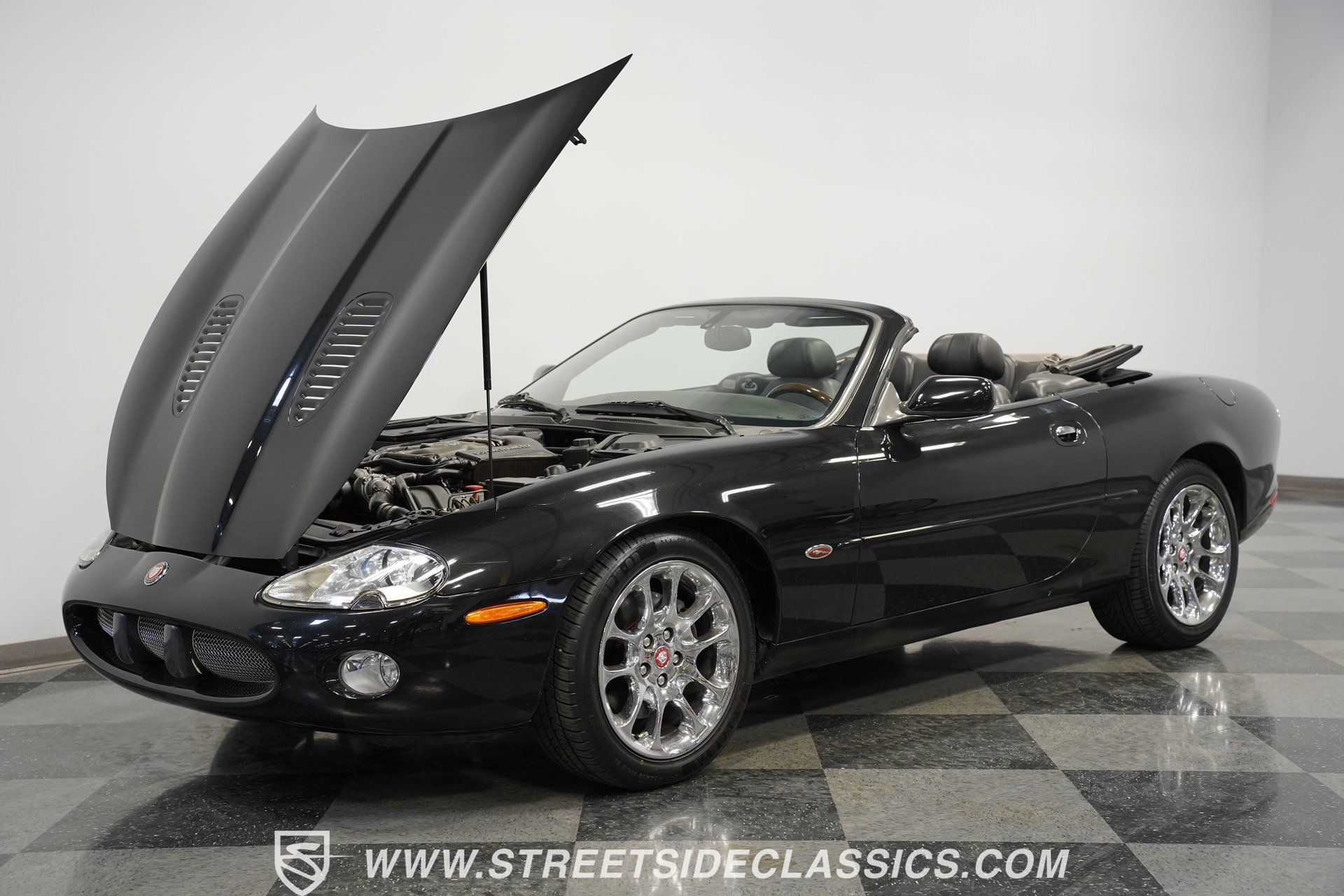Used 2002 Jaguar XK8 Convertible image 25