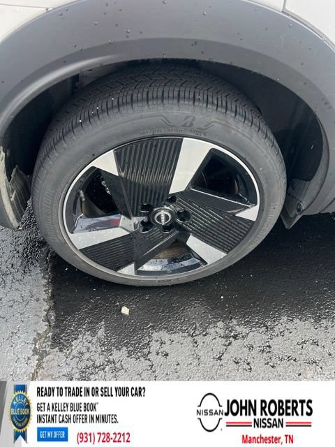 Certified 2025 Nissan Kicks SR FWD image 6