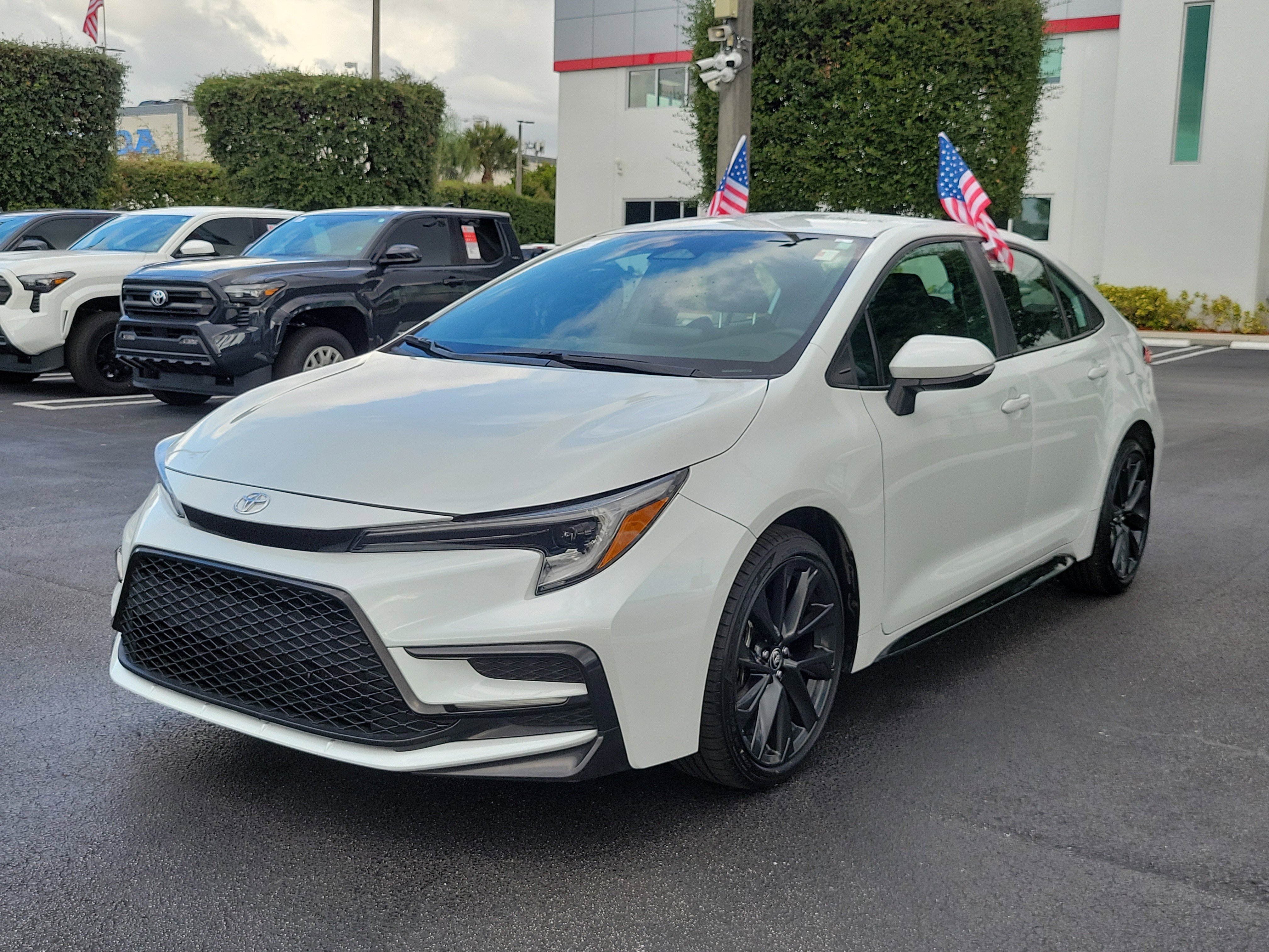 Used 2023 Toyota Corolla SE image 6