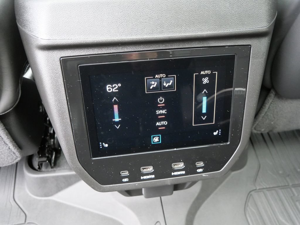 New 2026 GMC Yukon XL AT4 Ultimate AWD/4WD image 12