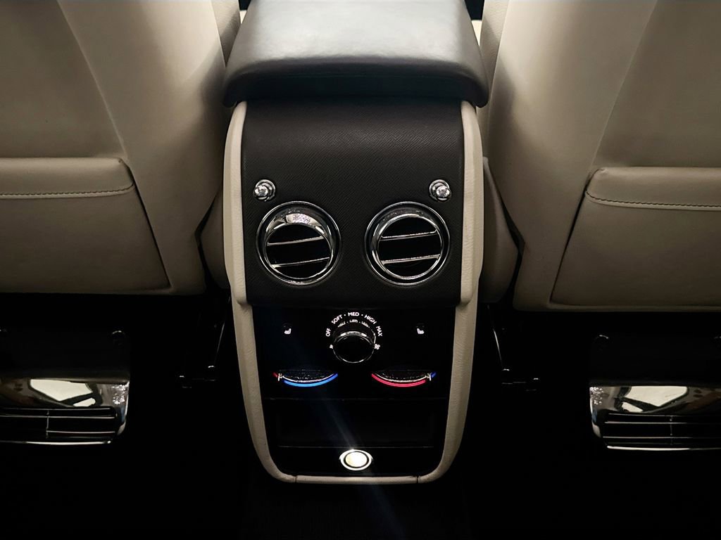 Used 2020 Rolls-Royce Cullinan AWD/4WD image 27