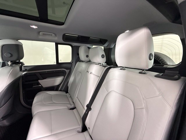New 2026 Land Rover Defender 110 X-Dynamic SE AWD/4WD image 22
