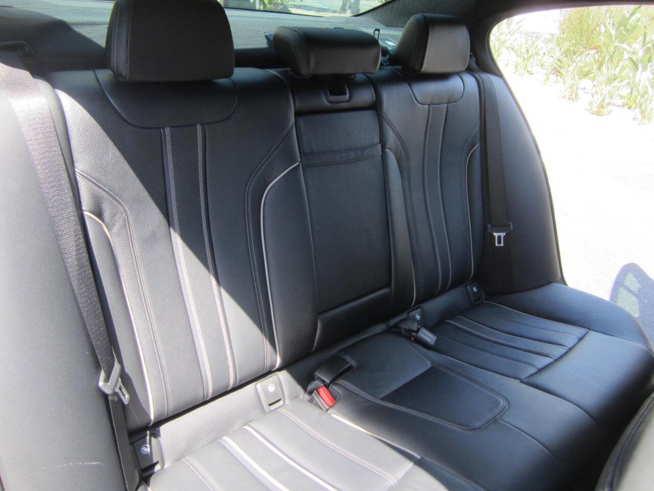 Used 2018 BMW 540i w/ Premium Package image 16