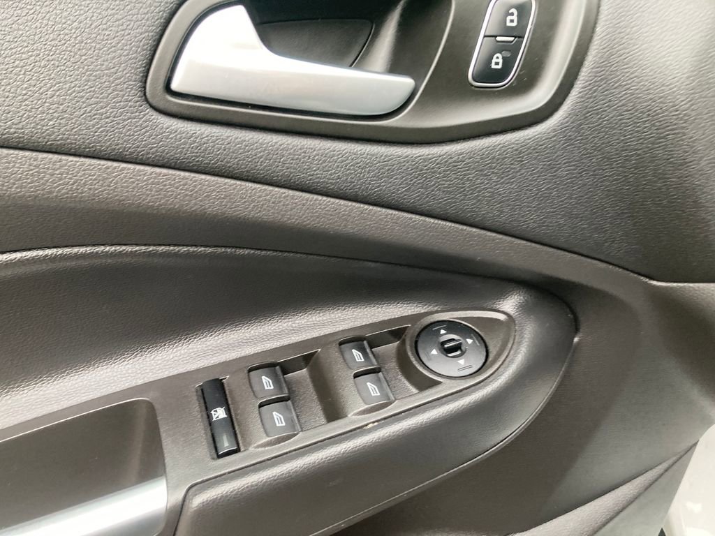 Used 2018 Ford Escape SE image 14